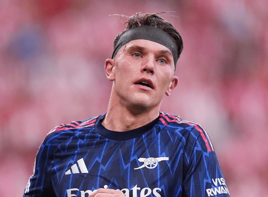 包含欧冠今夜走向成谜；阿贾克斯再遭质疑；悬念犹存；训练强度明显提升的词条-九游登录入口